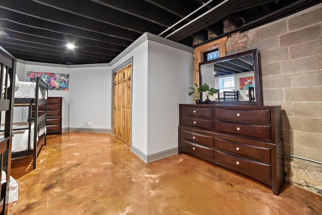 Chicago Mid-Century Gem Steps From United Center 빌라 외부 사진