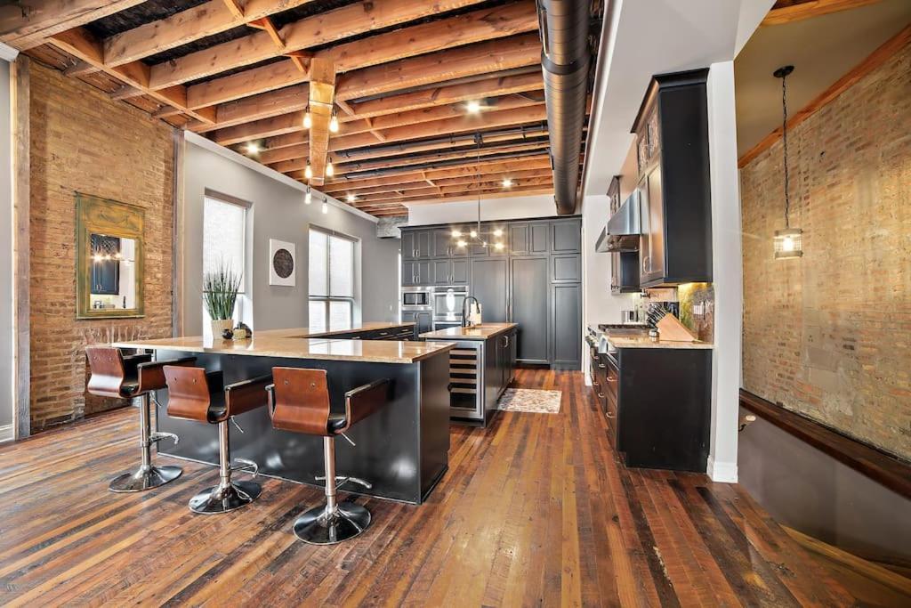 Chicago Mid-Century Gem Steps From United Center 빌라 외부 사진