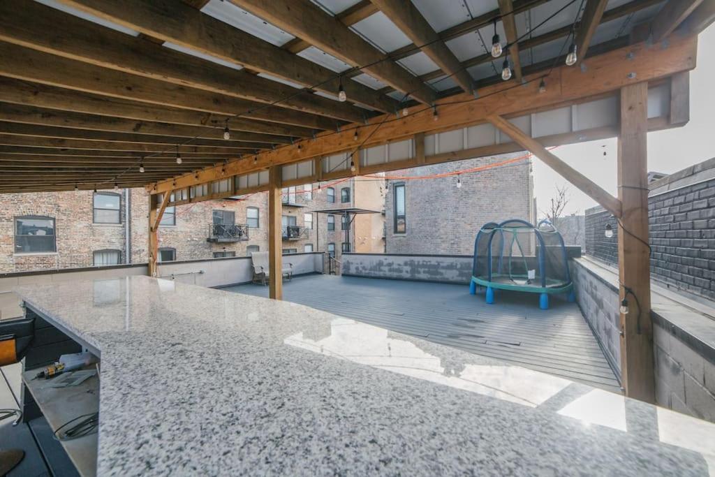 Chicago Mid-Century Gem Steps From United Center 빌라 외부 사진