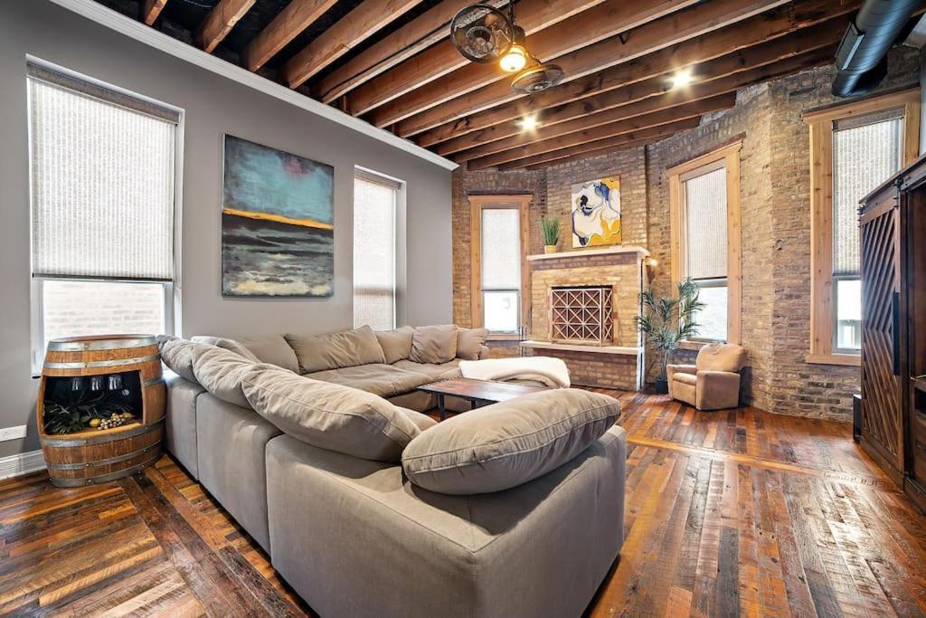 Chicago Mid-Century Gem Steps From United Center 빌라 외부 사진