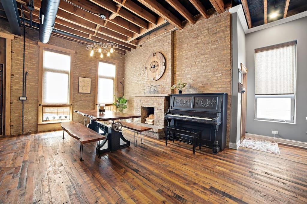 Chicago Mid-Century Gem Steps From United Center 빌라 외부 사진