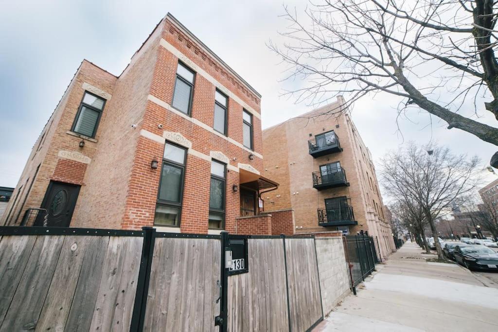 Chicago Mid-Century Gem Steps From United Center 빌라 외부 사진