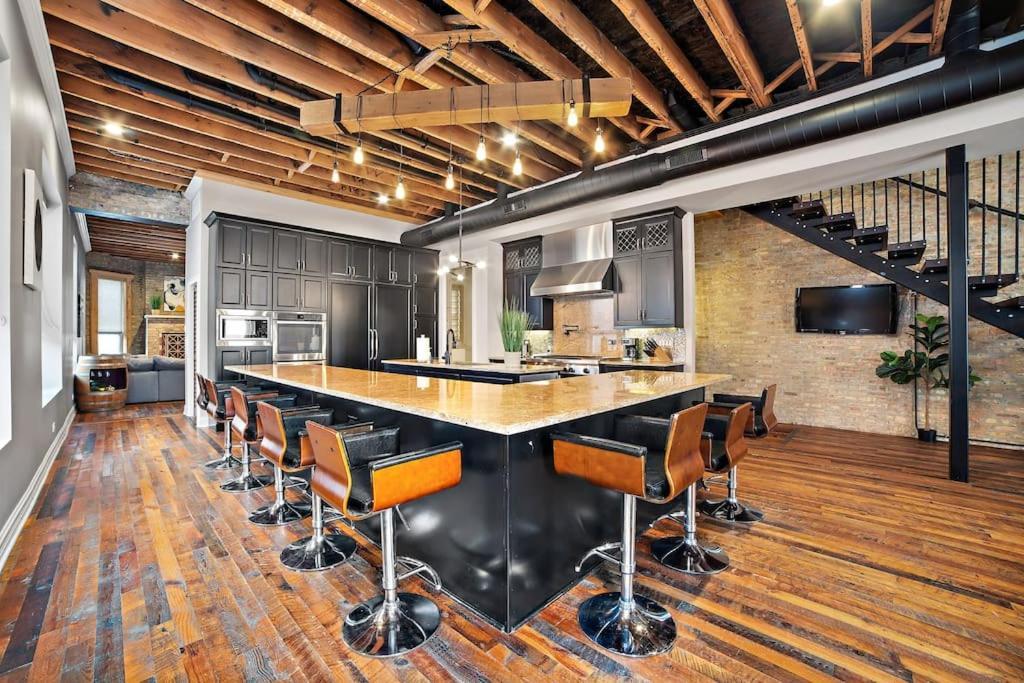 Chicago Mid-Century Gem Steps From United Center 빌라 외부 사진